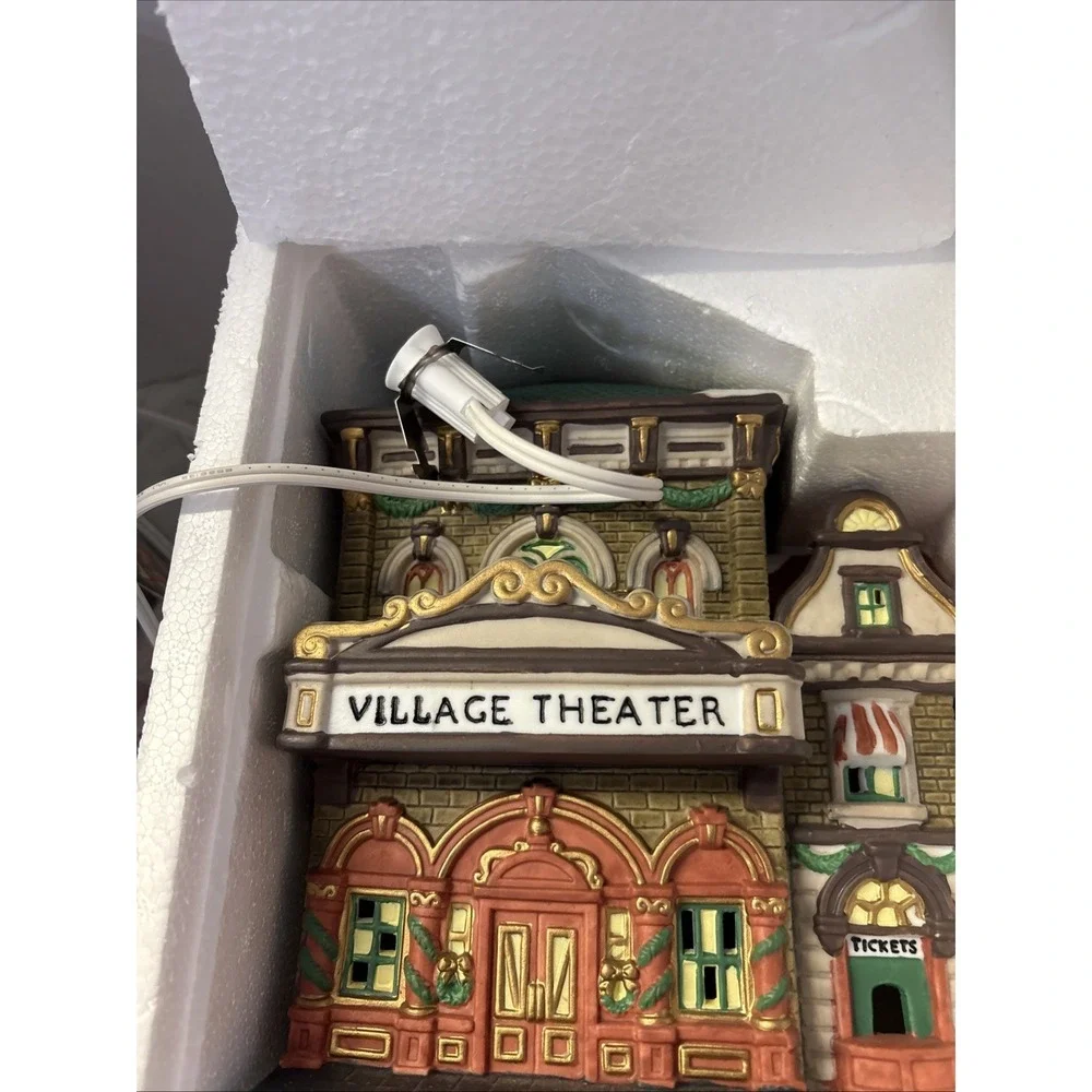 Heartland‎ Valley Village Theater Christmas Deluxe Porcelain Lighted House Works